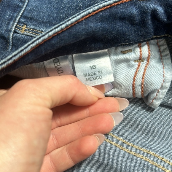 Eddie Bauer slightly curvy Capris - Picture 6 of 10
